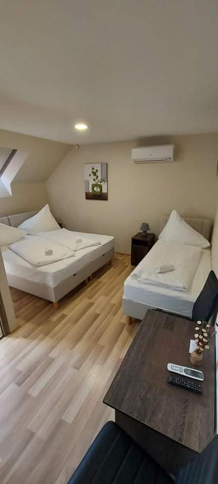 Soerpatika Vendeghaz Hotel Бадачонтомай Стая снимка
