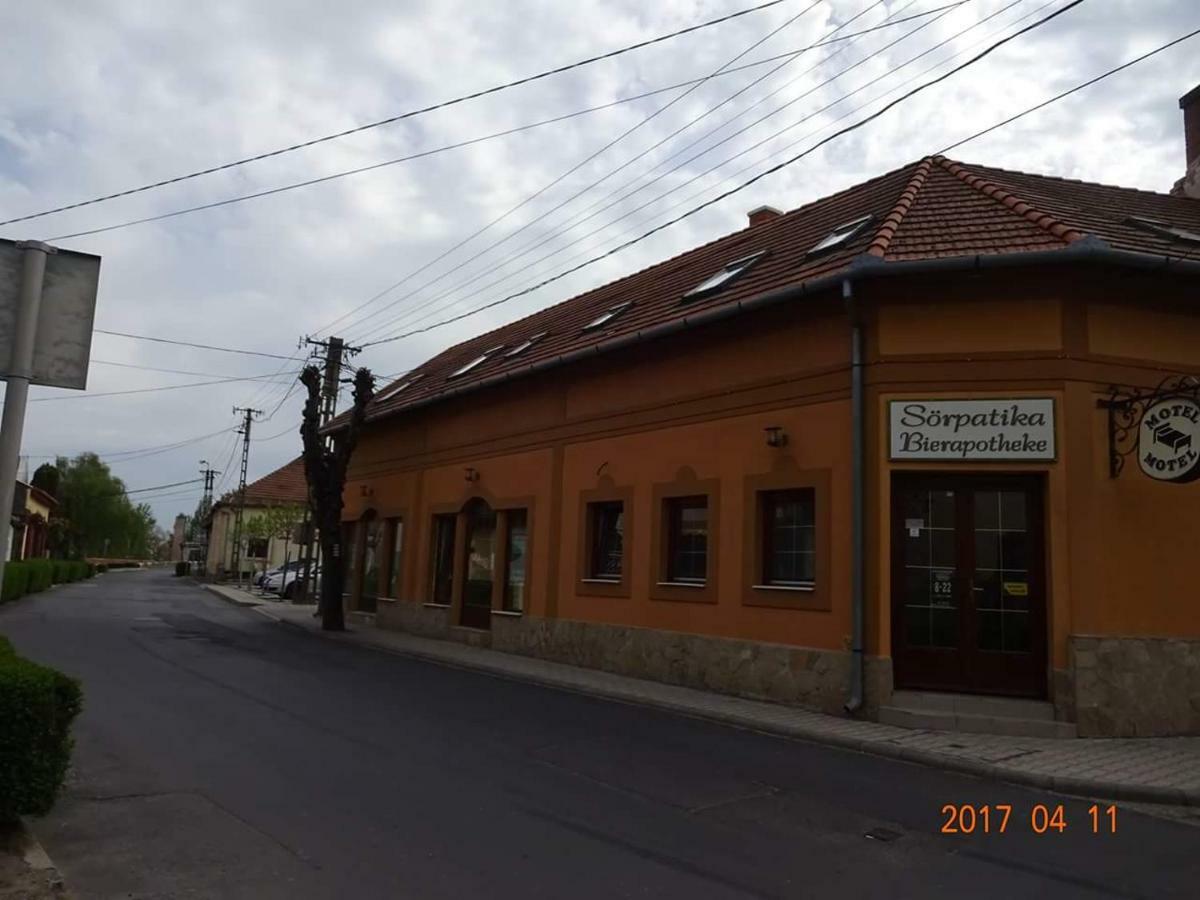 Soerpatika Vendeghaz Hotel Бадачонтомай Екстериор снимка